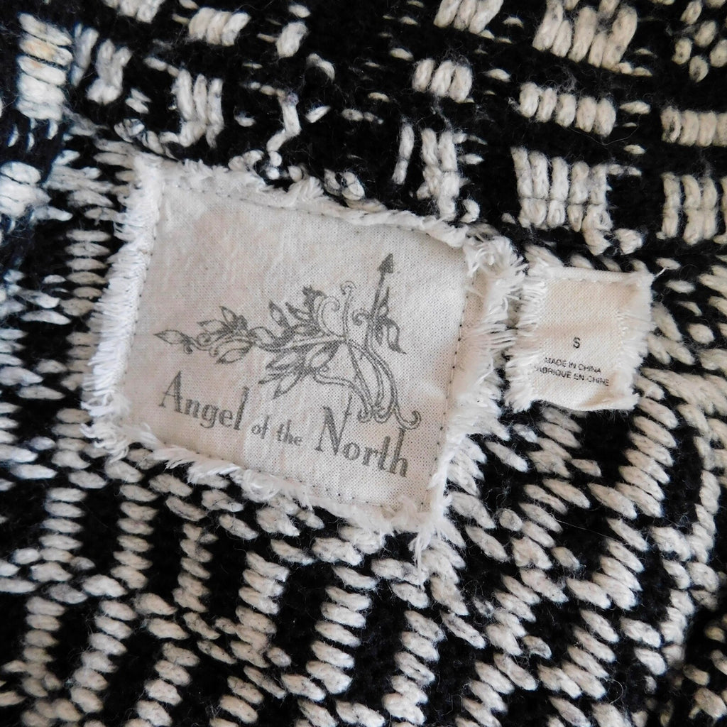 Anthropologie ANGEL OF THE NORTH Roenne Black & White Sweater Vest ~ Small
