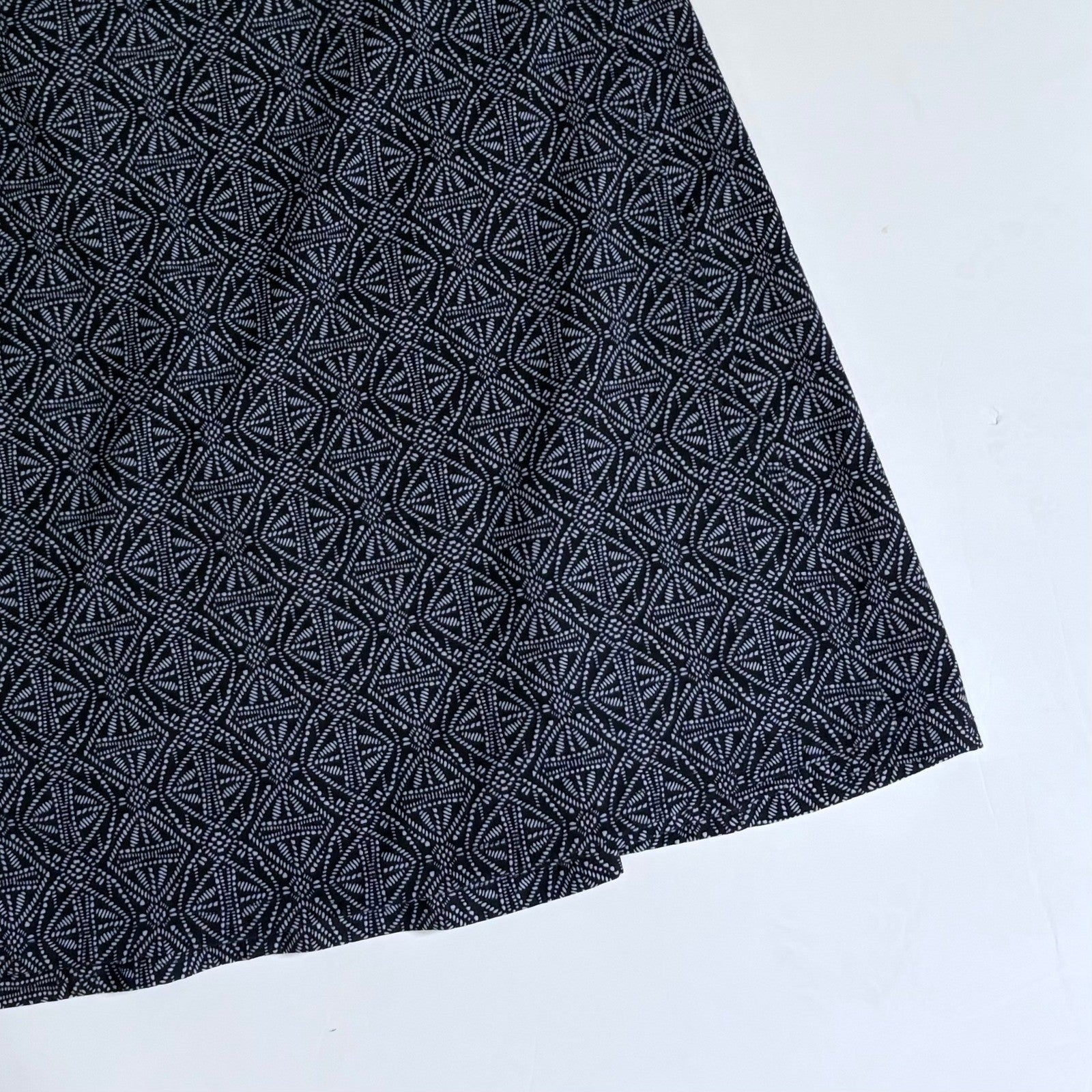 RIPSKIRT HAWAII Rip Skirt Length 2 Wrap Skirt Black Pearl Batik Grey Medium