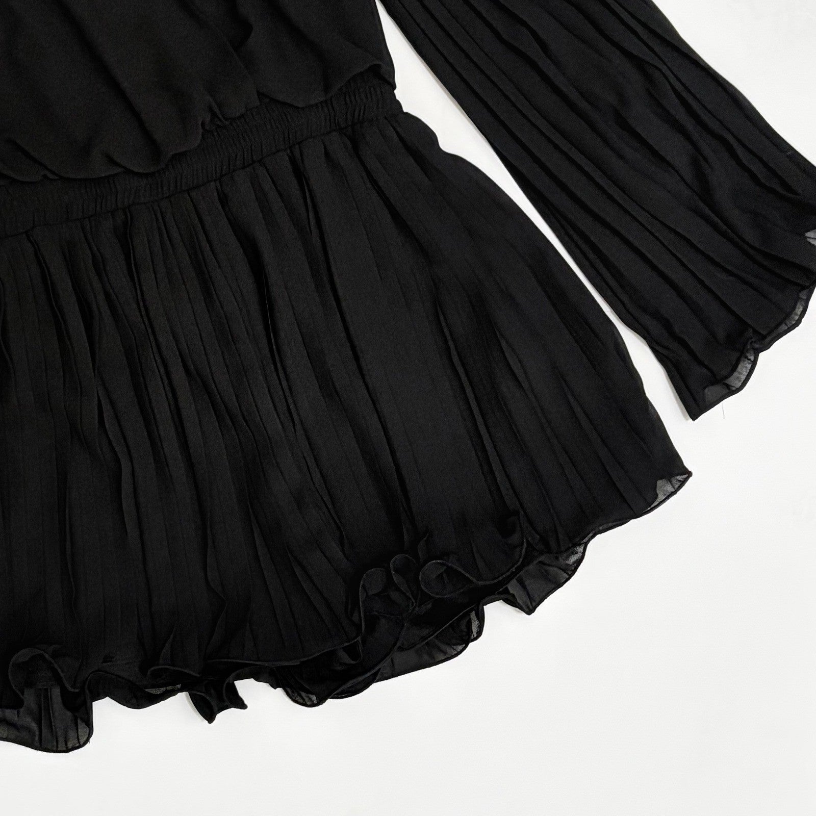NWT!! ENDLESS ROSE Black Pleated Romper Playsuit Solid Black Flirty Large