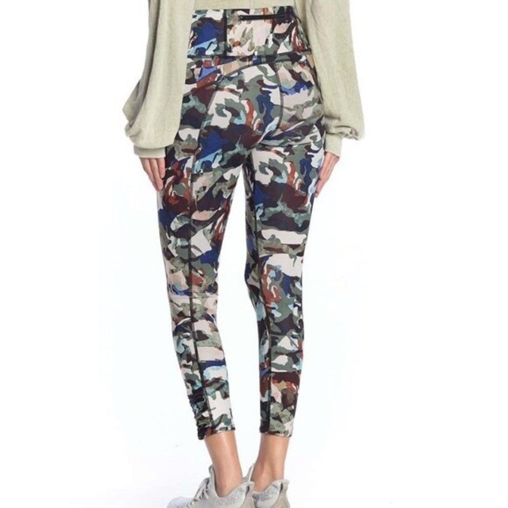 FREE PEOPLE FP Movement Guinevere Camo Leggings 7/8 Pocket Ruched X-Small