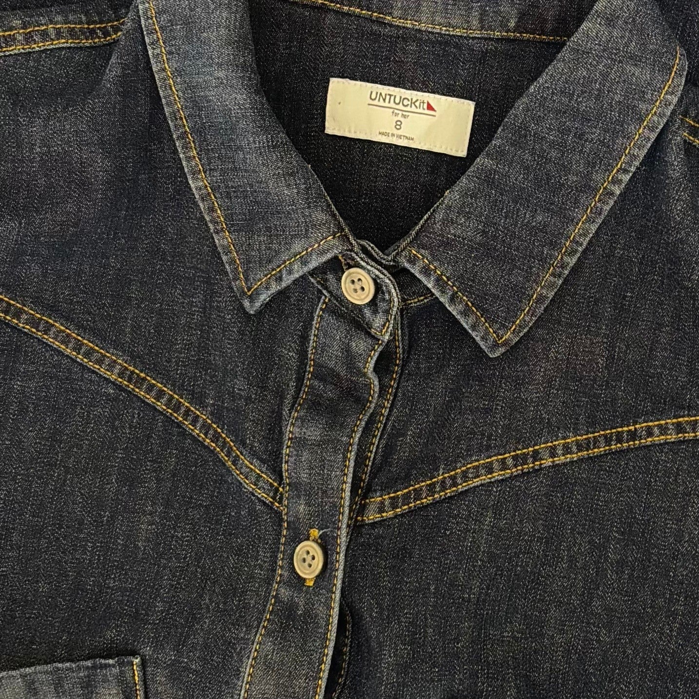 Women's UNTUCKIT Jenna Buttondown Denim Shirt Top Pockets Dark Wash Preppy 8