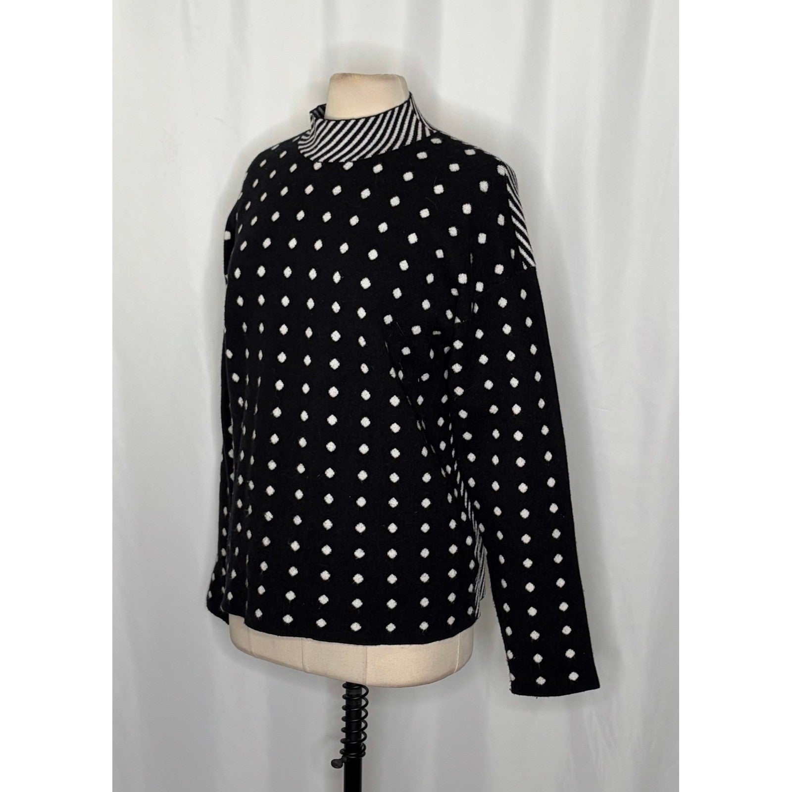 By ANTHROPOLOGIE Lizzie Mock Neck Sweater Black White Polka Dot Striped Large