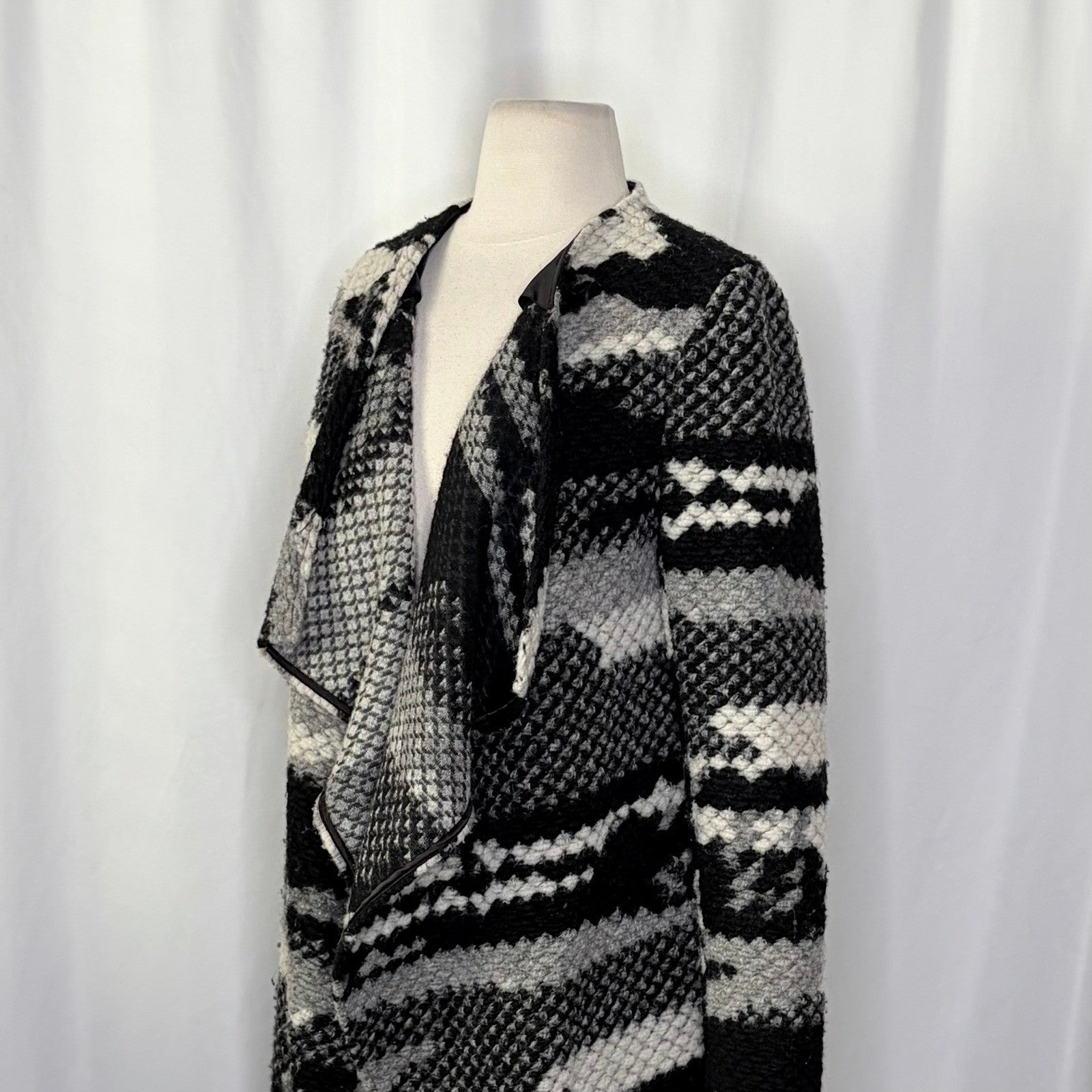GUEST EDITOR Open Front Wool Jacket Black Gray Aztec Southwestern Western Small
