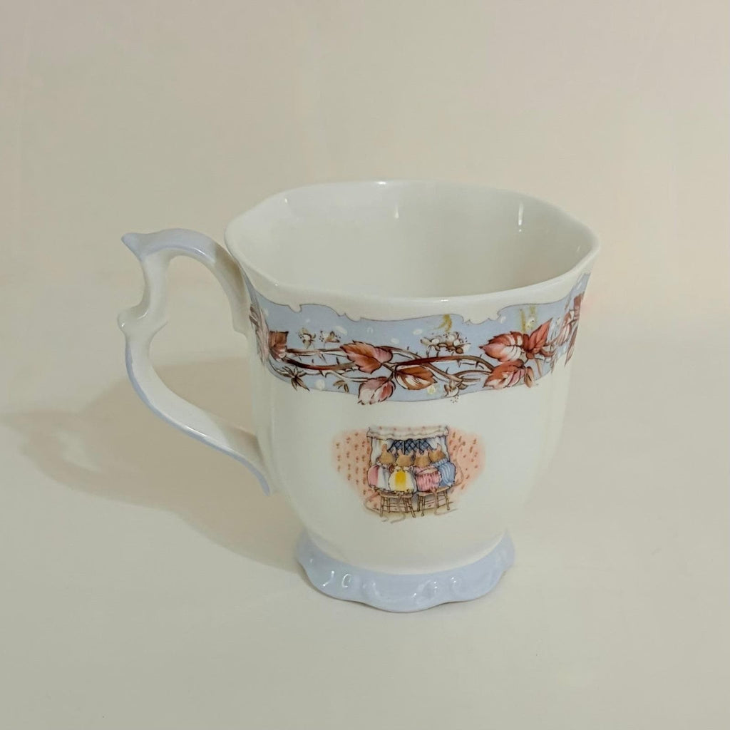 Vintage ROYAL DOULTON Brambly Hedge Winter Beaker Tea Cup 1983 Animals Mice