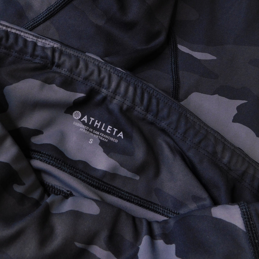 ATHLETA Camo Contender 7/8 Tight Camouflage Print Side Pockets Workout Gym Small