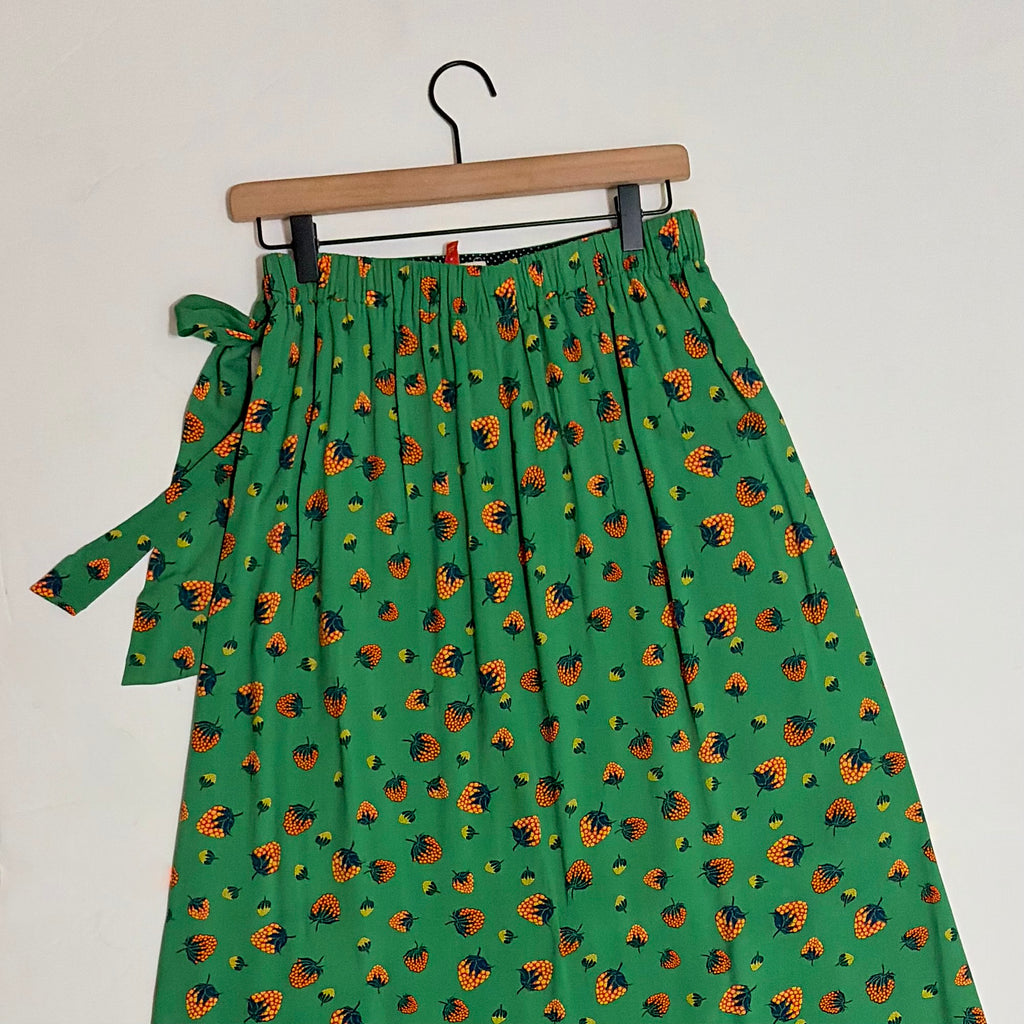 NWT!! ANTHROPOLOGIE Colloquial Wrap Skirt #35 Conversations Strawberry Medium