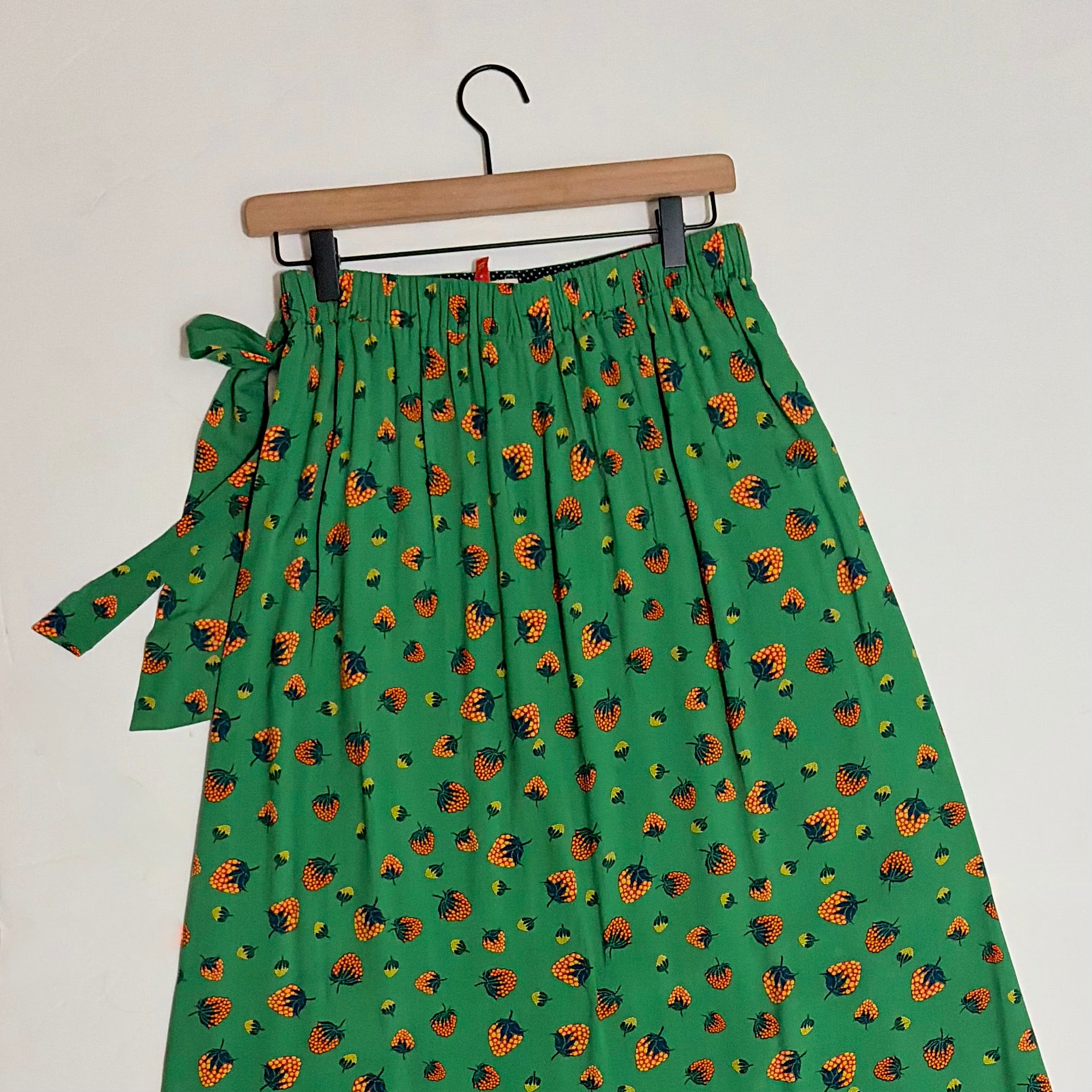 NWT!! ANTHROPOLOGIE Colloquial Wrap Skirt #35 Conversations Strawberry Medium