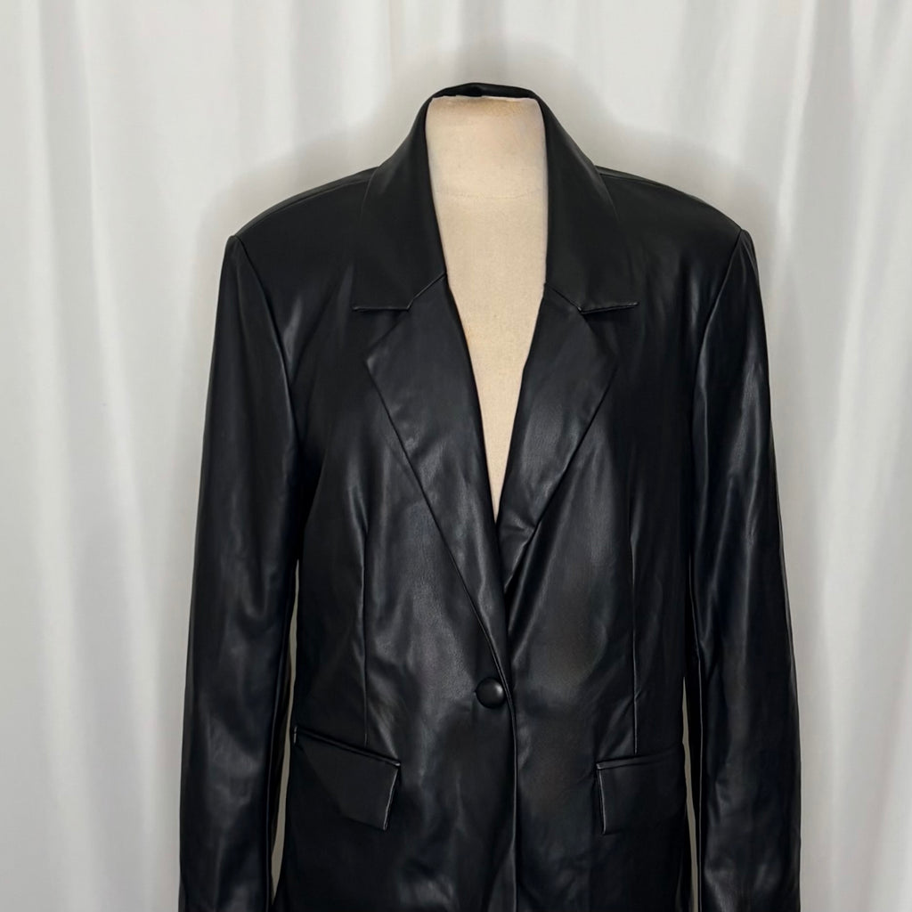 WeWoreWhat Downtown Vegan Faux Leather Blazer – Black – Small