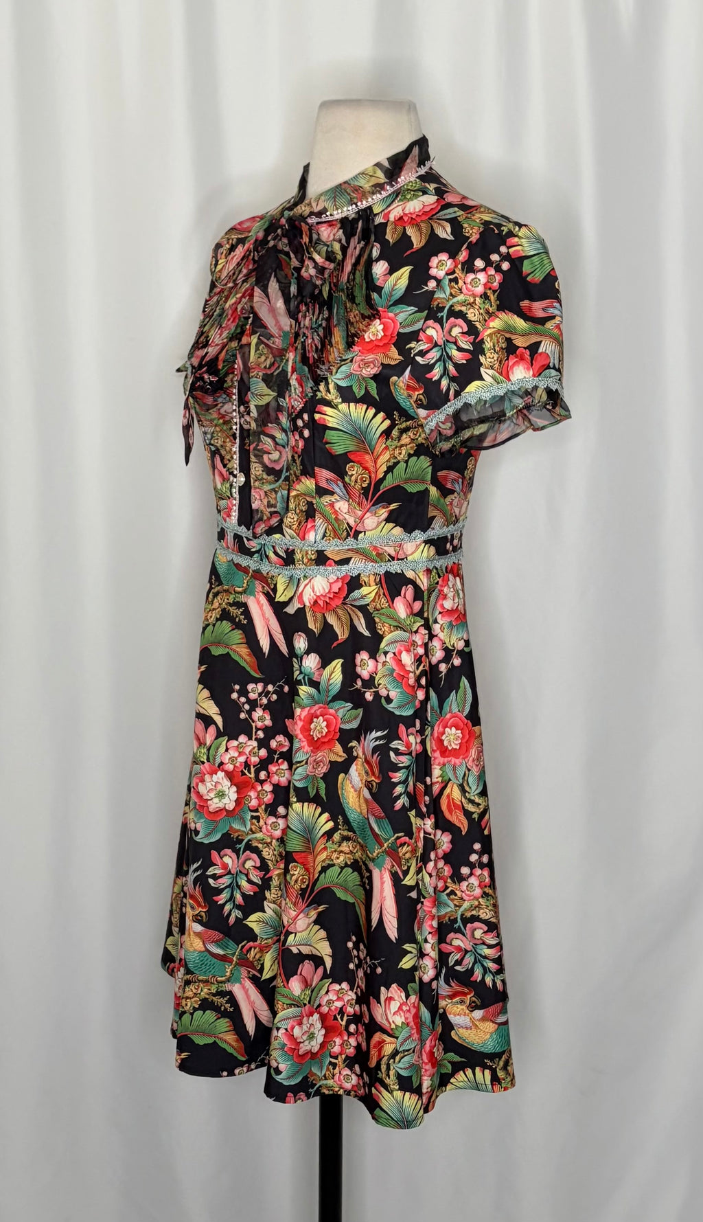 DALIA MACPHEE Floral Lace Trim Mini Dress Tie Neck Tropical Floral Size Small