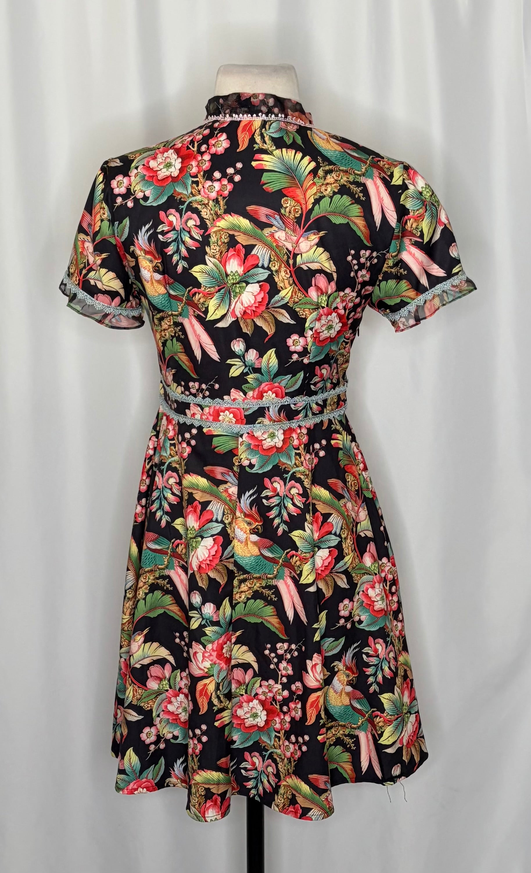 DALIA MACPHEE Floral Lace Trim Mini Dress Tie Neck Tropical Floral Size Small