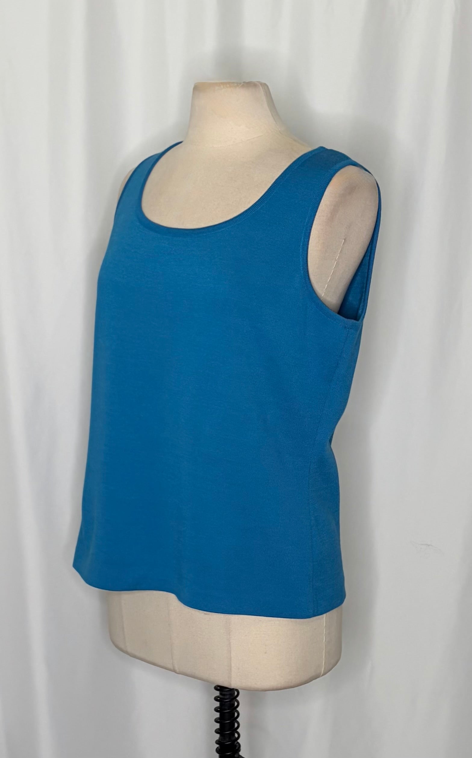 ST. JOHN Knit Shell Tank Top Solid Blue Pullover Sleeveless Knitwear Large