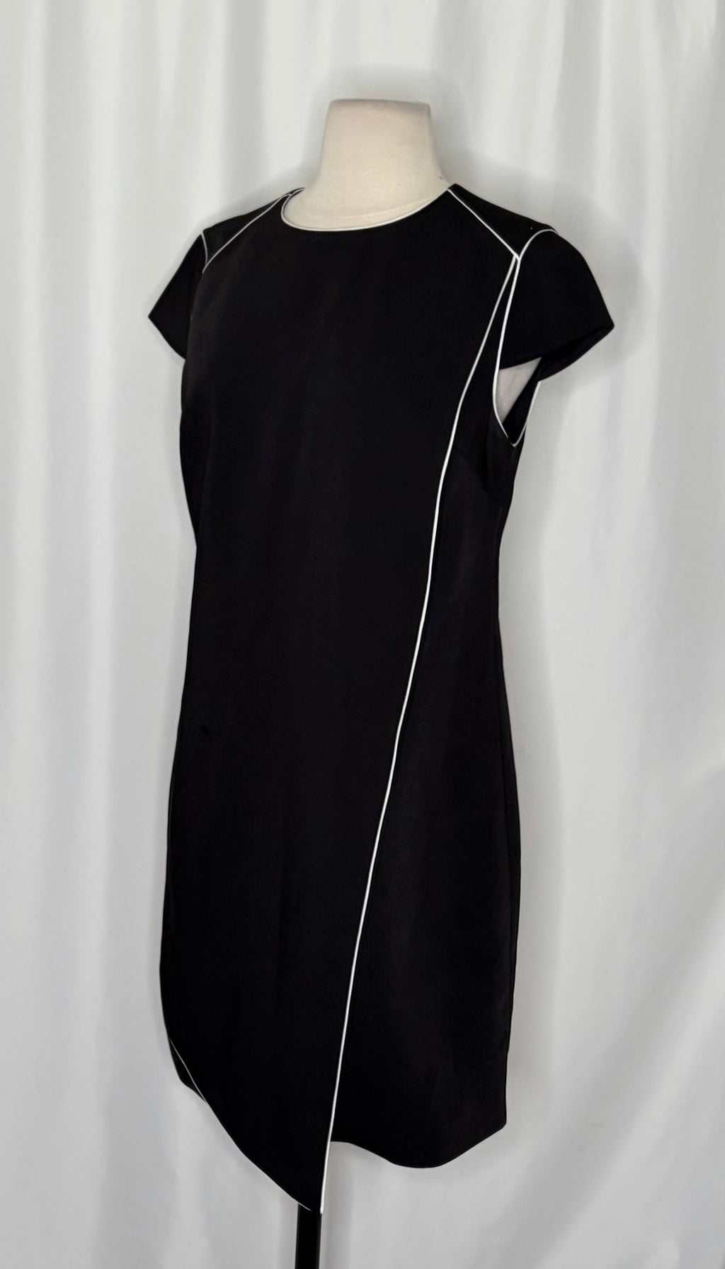TED BAKER London Black White Trim Shift Dress Exposed Zip Size 2 / US Size 6