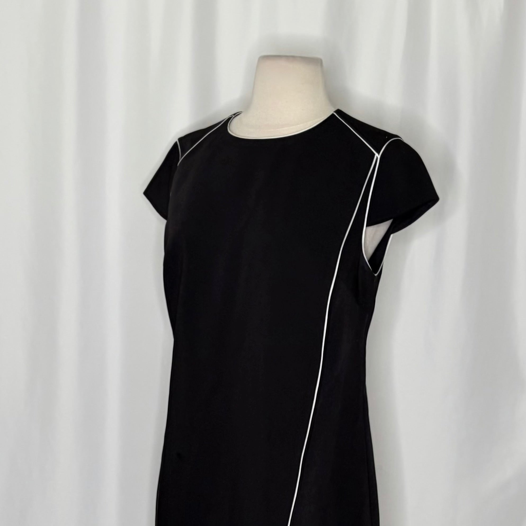 TED BAKER London Black White Trim Shift Dress Exposed Zip Size 2 / US Size 6