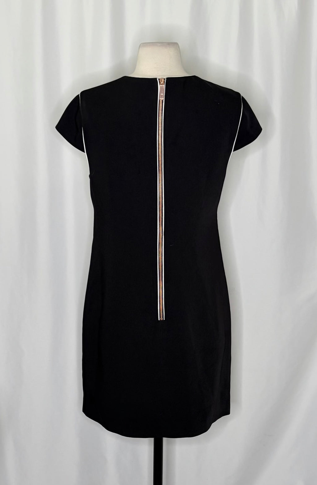 TED BAKER London Black White Trim Shift Dress Exposed Zip Size 2 / US Size 6