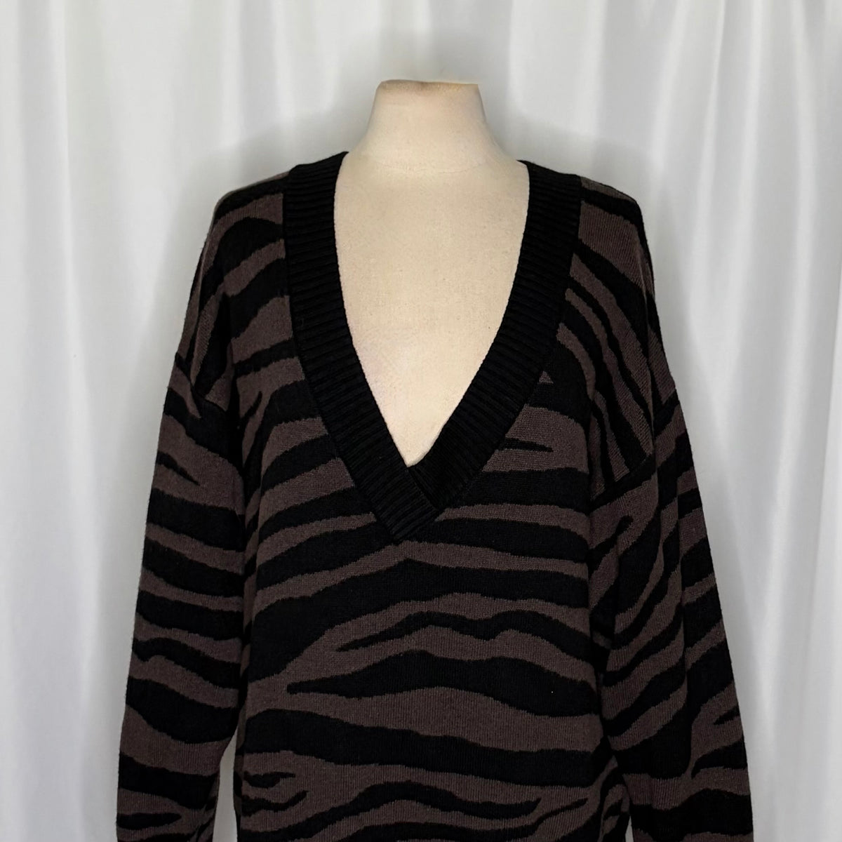 VARLEY Calvert Sweater Bracken Black Zebra Animal Print Merino Wool Blend Large
