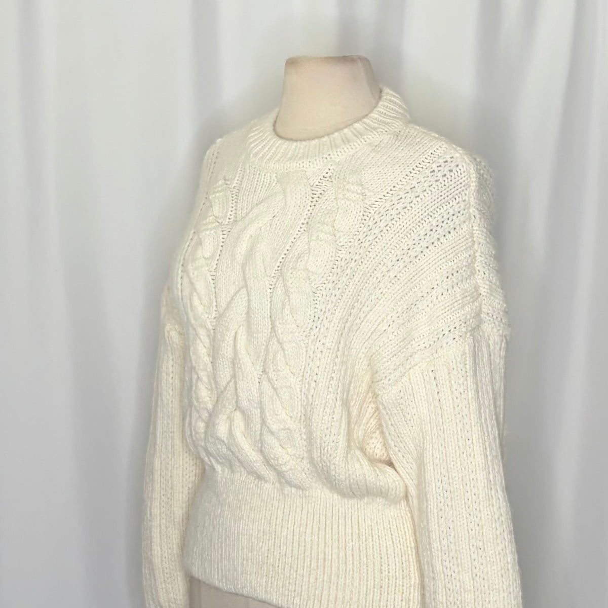 ZARA Cable Knit Chunky Sweater Solid Ivory Knit Knitwear Preppy Chic Medium