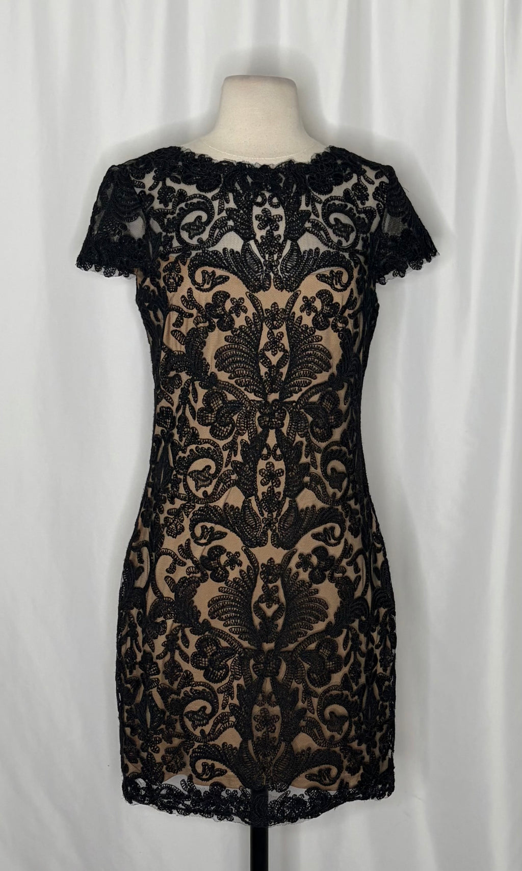 TADASHI SHOJI Illusion Yoke Lace Sheath Dress Black Nude Cap Sleeves Size 8
