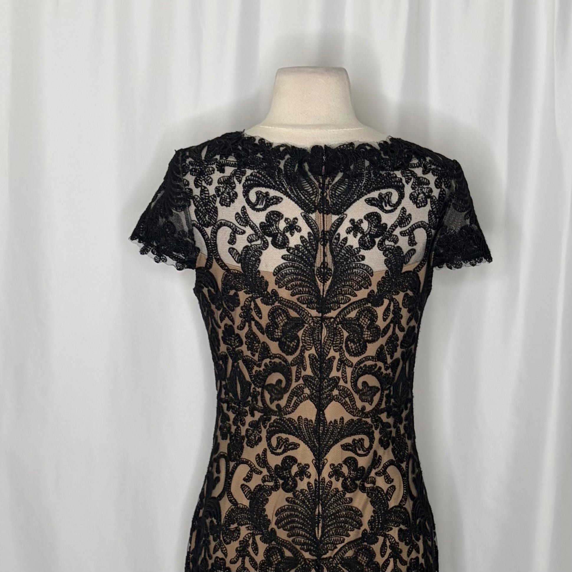 TADASHI SHOJI Illusion Yoke Lace Sheath Dress Black Nude Cap Sleeves Size 8