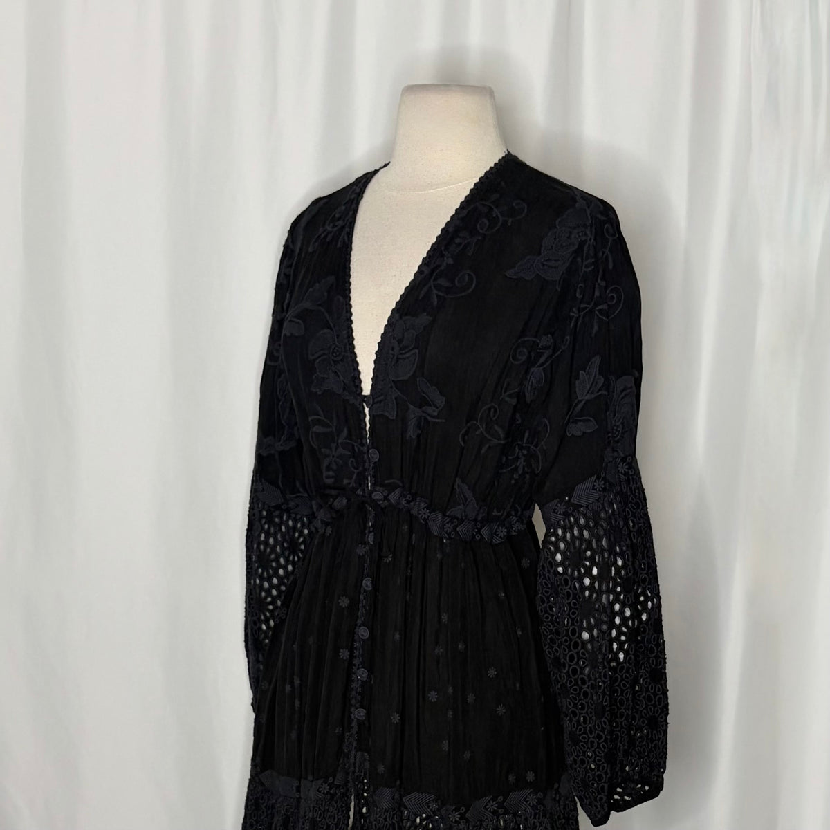 NWT!! JOHNNY WAS Jupiter Mosaic Kimono Black Embroidered Eyelet Duster Small