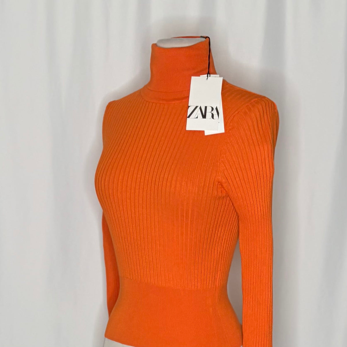 NWT!! ZARA Ribbed Turtleneck Sweater Bright Orange Fitted Knit Cropped Small