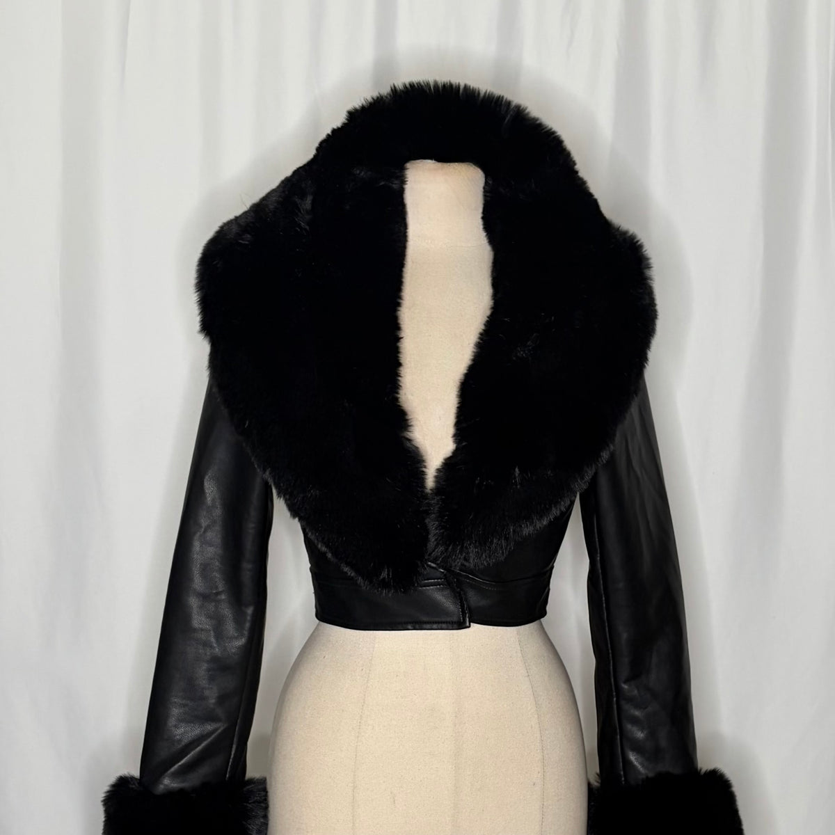 AZALEA WANG Gisele Faux Fur Trim Faux Leather Crop Jacket Black Cropped Medium