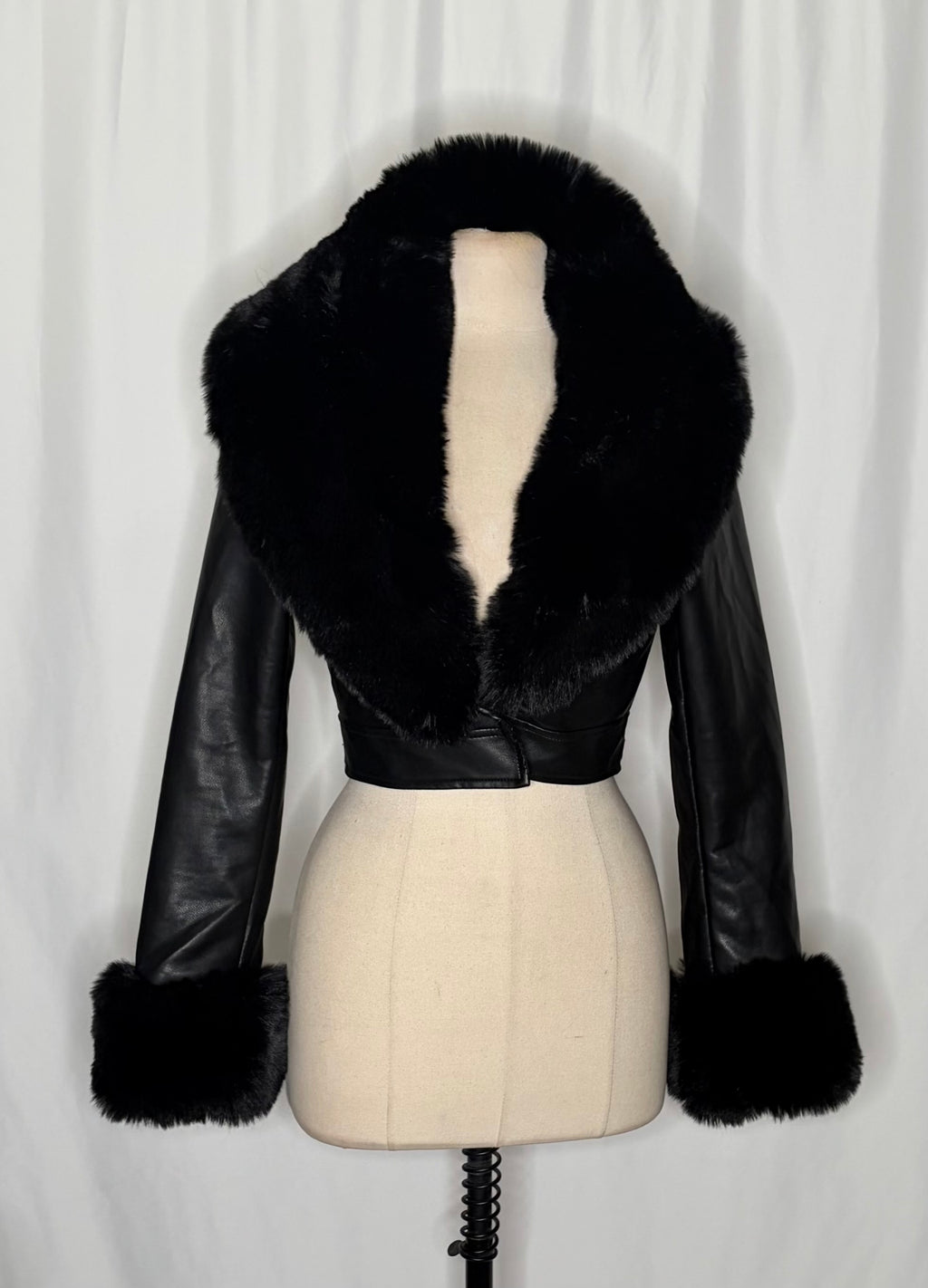 AZALEA WANG Gisele Faux Fur Trim Faux Leather Crop Jacket Black Cropped Medium