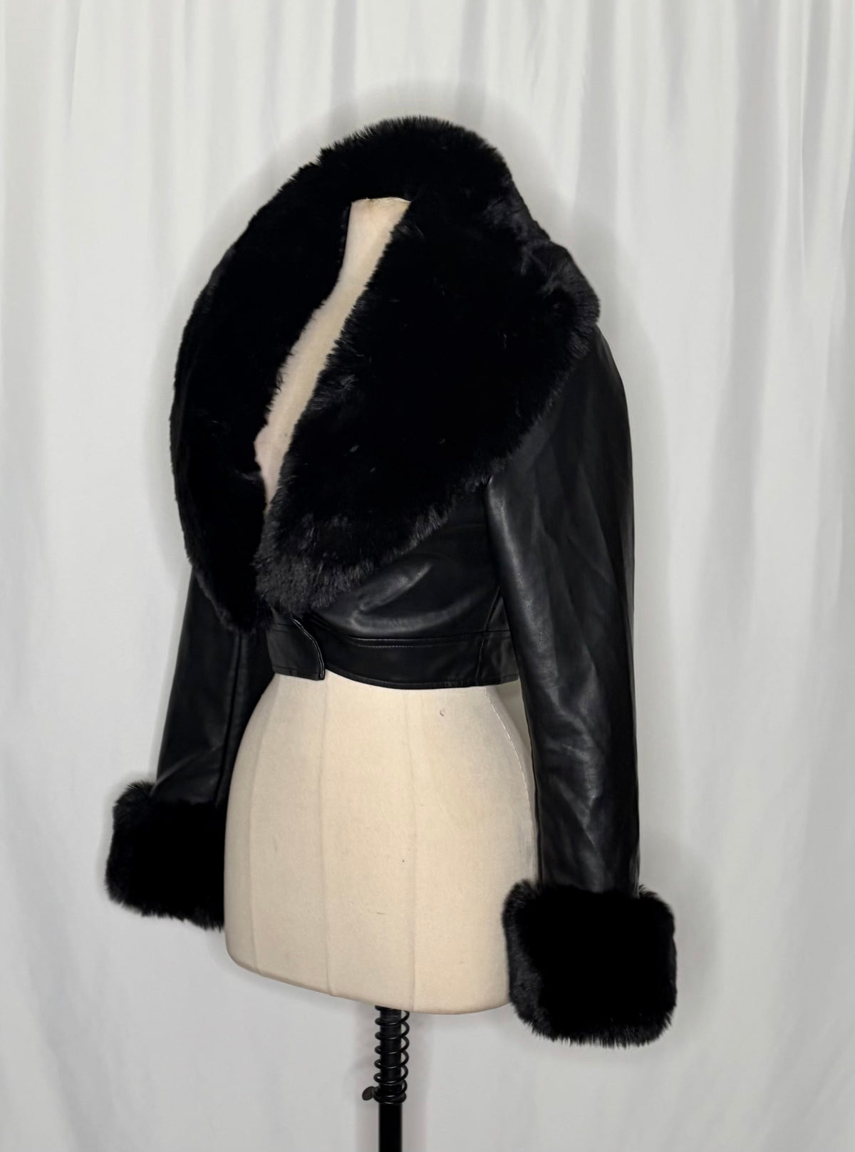 AZALEA WANG Gisele Faux Fur Trim Faux Leather Crop Jacket Black Cropped Medium