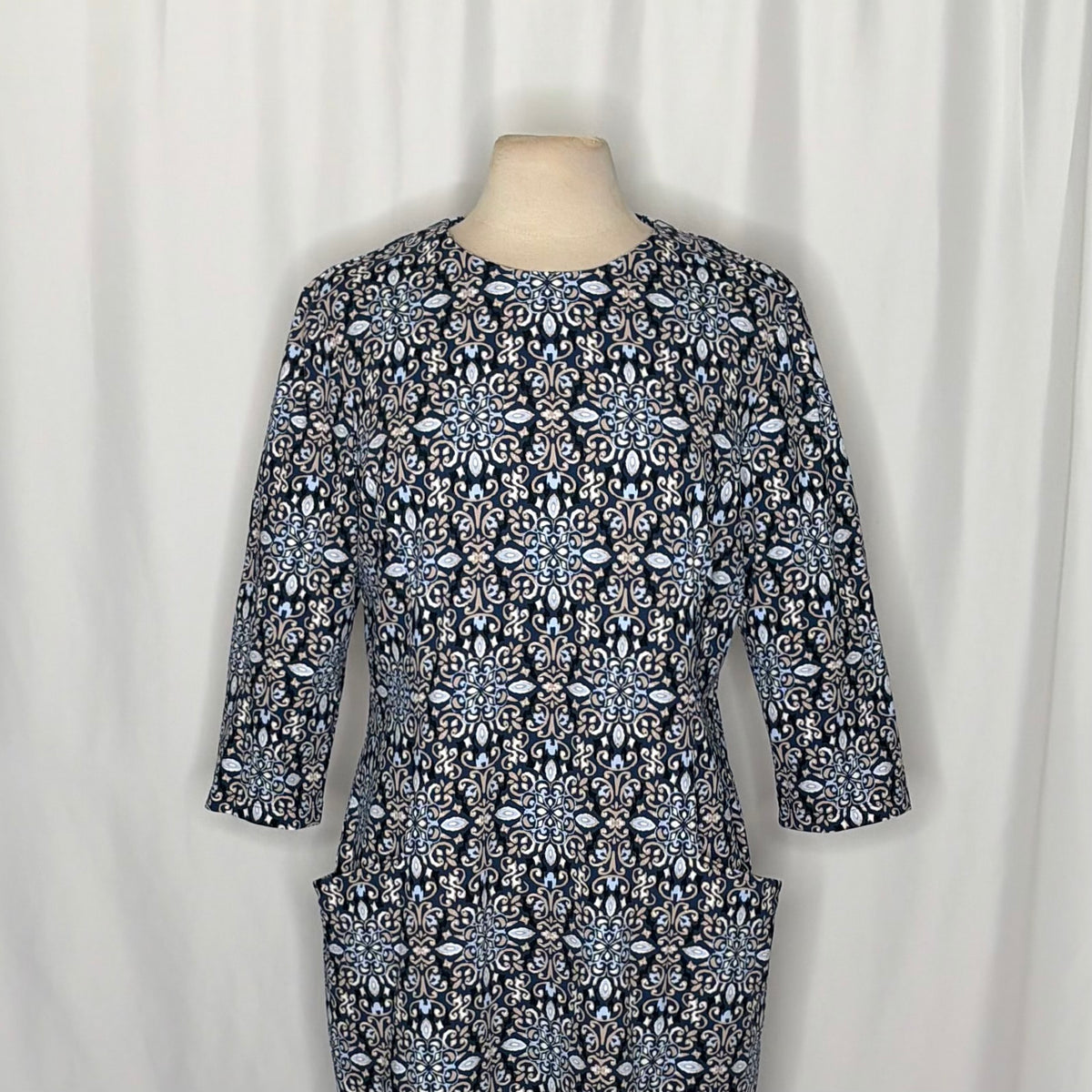 J. MCLAUGHLIN Catalyst Dress Blue White Mosaic Print Stretch Knit Pockets XL