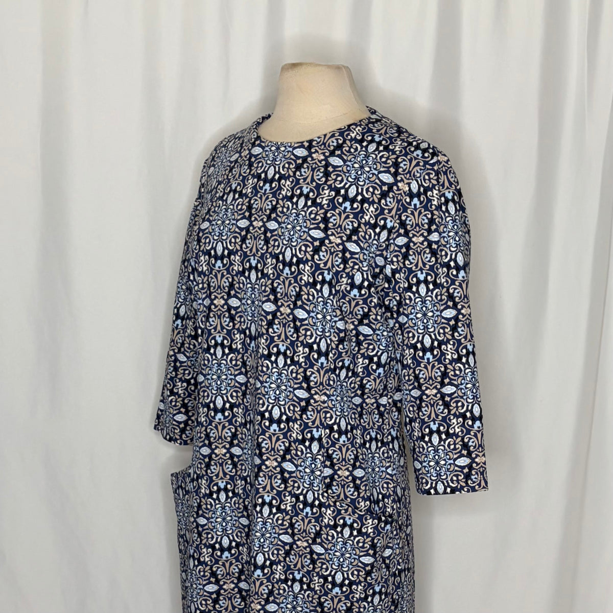 J. MCLAUGHLIN Catalyst Dress Blue White Mosaic Print Stretch Knit Pockets XL