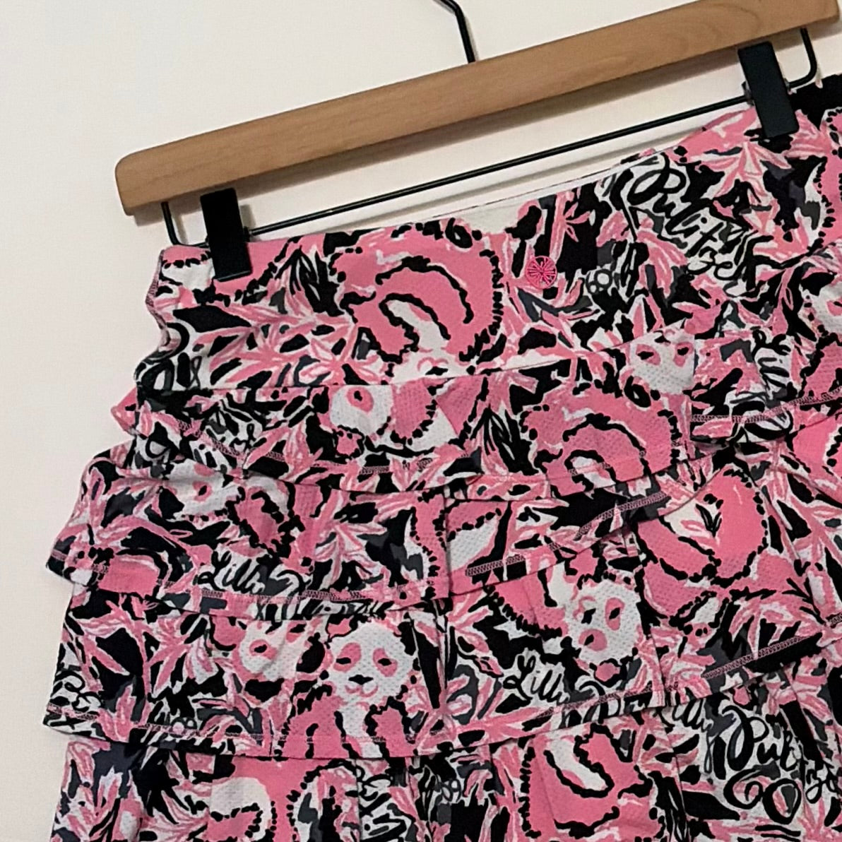 LILLY PULITZER Amira Luxletic Skort Hangin With My Boo Hibiscus Pink Small
