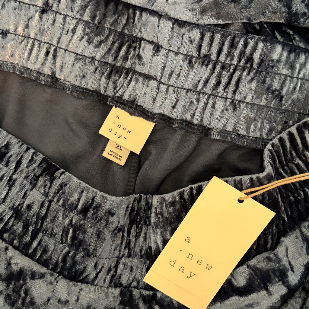 NWT!! Target A NEW DAY Blue Crushed Velvet Wide Leg Pants Pockets X-Large
