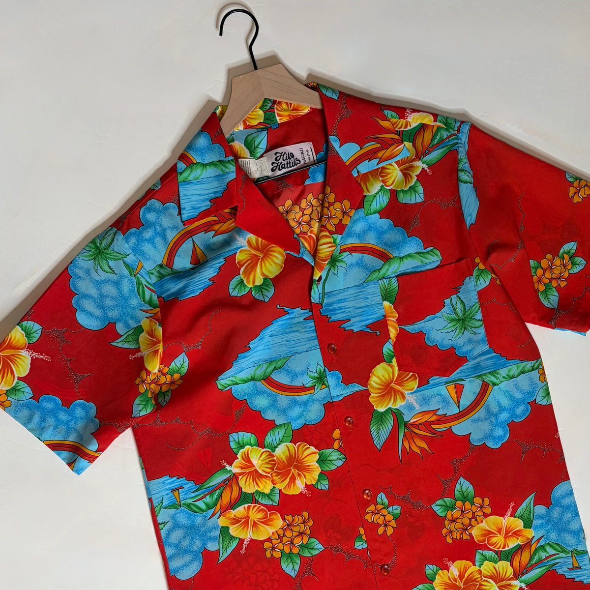 Vintage 1980s HILO HATTIE Hawaiian Aloha Shirt Red Rainbow Floral Large