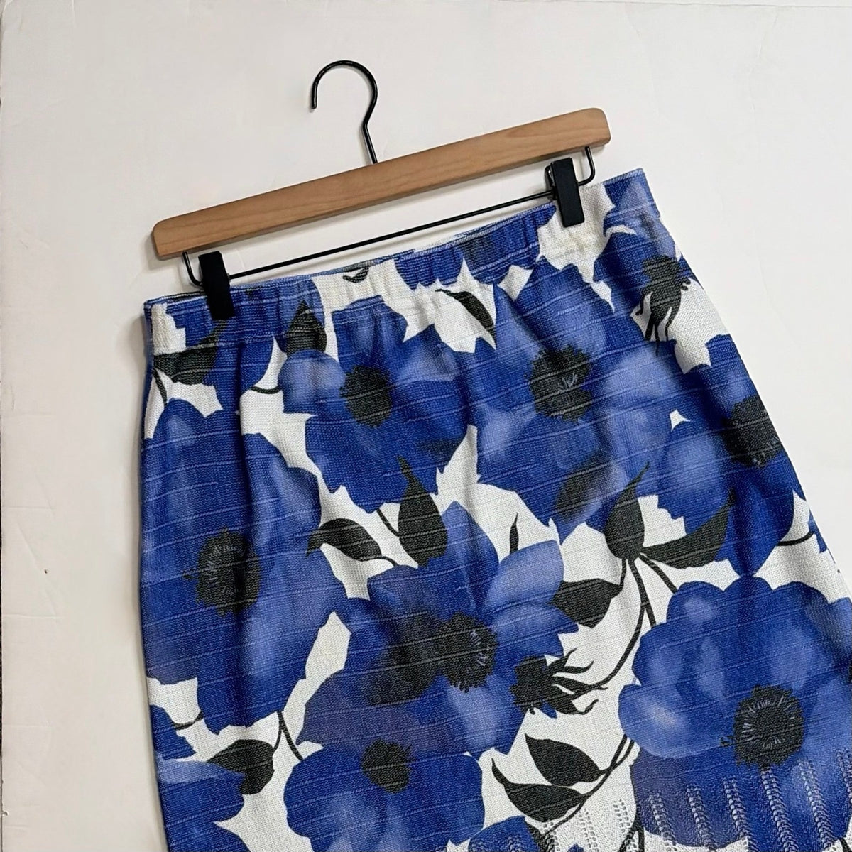 Vintage ST. JOHN Collection Marie Gray Floral Pointelle Knit Skirt Knitwear 12